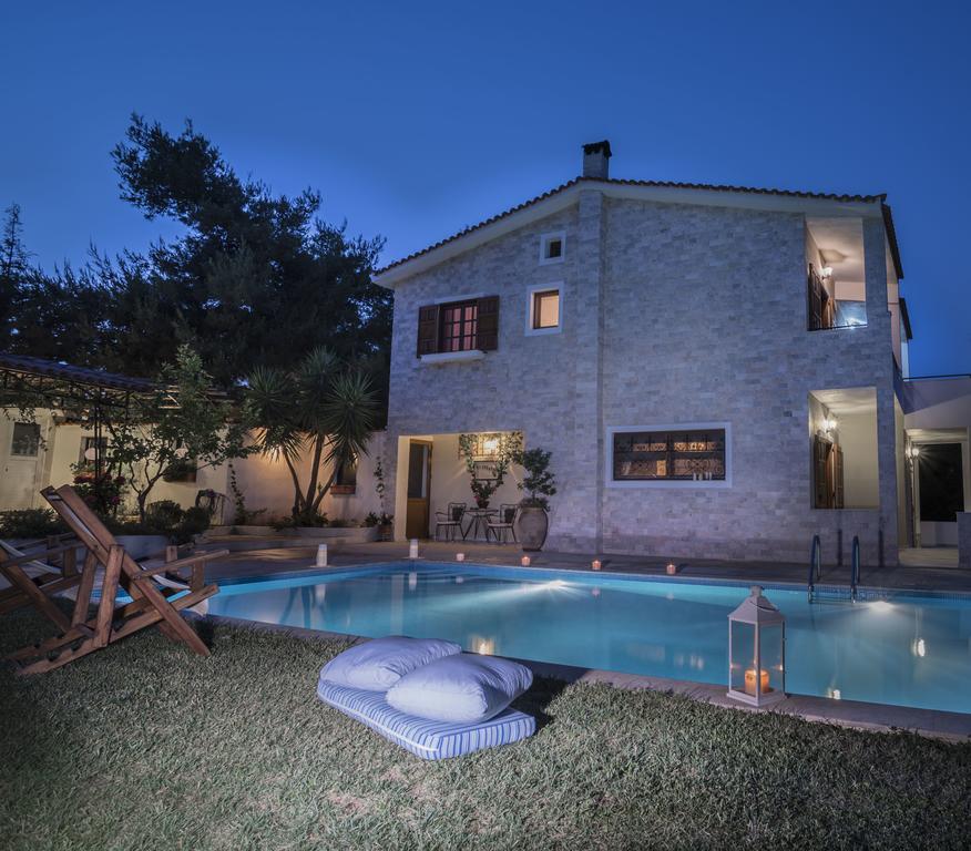 Villa Corina Near The Airport Kouvarás Buitenkant foto
