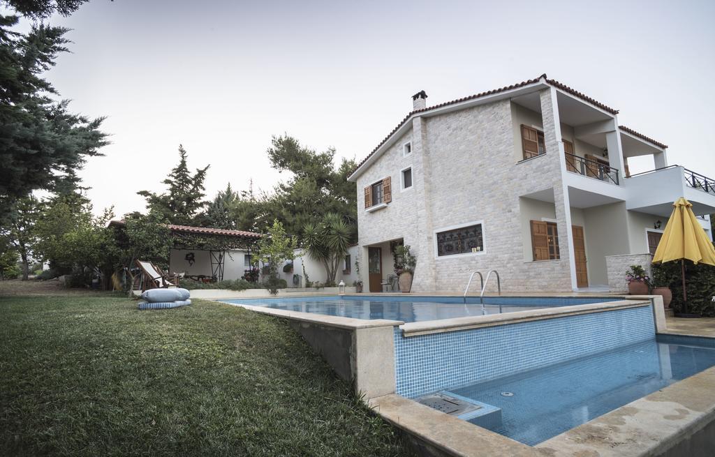 Villa Corina Near The Airport Kouvarás Buitenkant foto