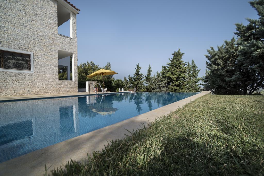Villa Corina Near The Airport Kouvarás Buitenkant foto