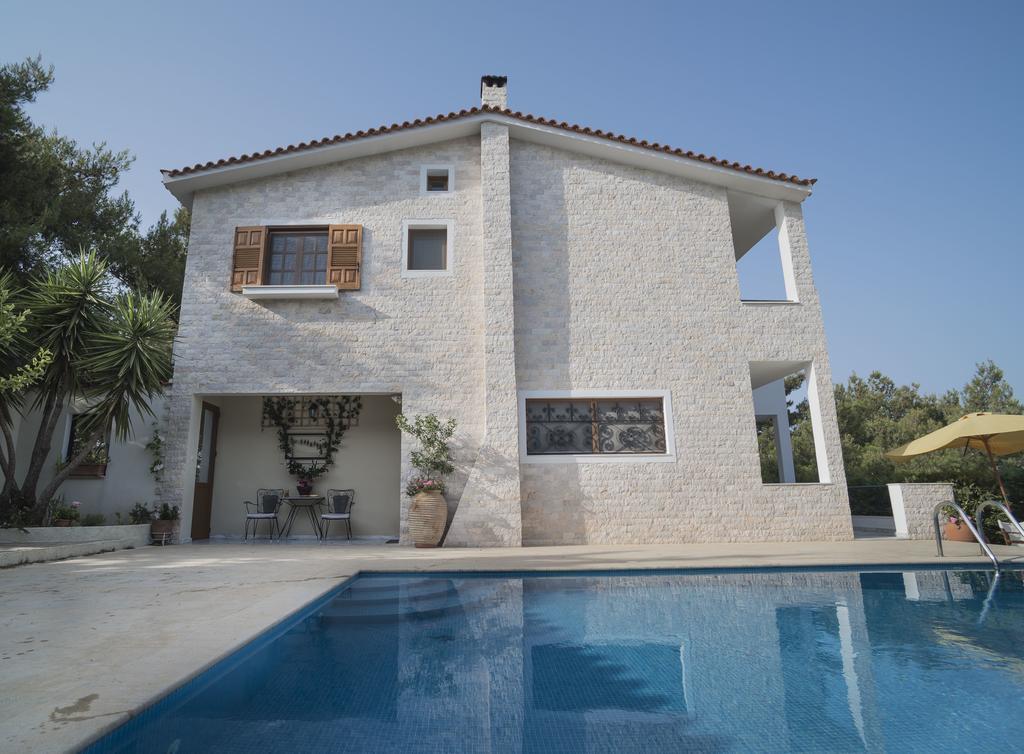 Villa Corina Near The Airport Kouvarás Buitenkant foto
