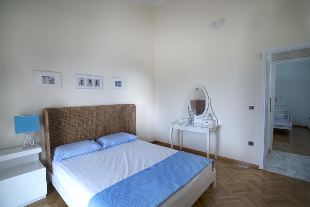 Villa Corina Near The Airport Kouvarás Buitenkant foto