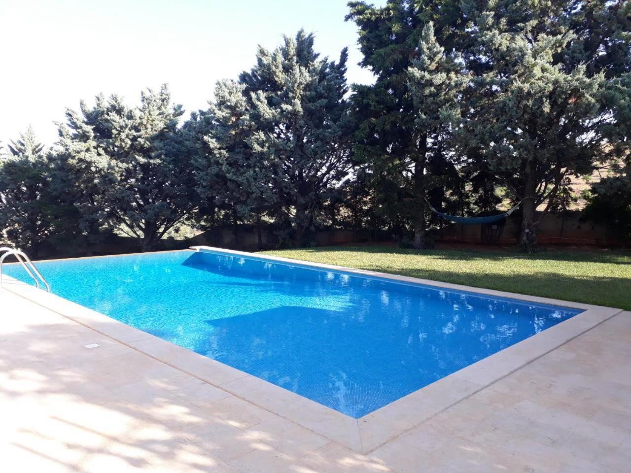Villa Corina Near The Airport Kouvarás Buitenkant foto
