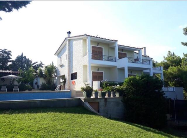 Villa Corina Near The Airport Kouvarás Buitenkant foto